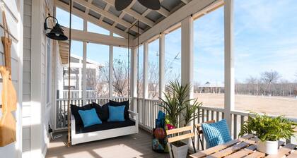 Charming Carlton Landing Single Story Home Steps Away from TownCenter - The Nest