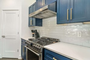 Fridge, microwave, oven, stovetop - Sunspire-Heart of East Nashville-2 car garage (Nashville)