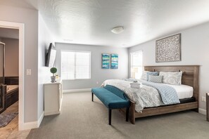 3 chambres, bureau, Wi-Fi gratuit, draps fournis