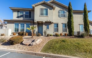 Exterior - Beautiful Sun Villa at The Casitas Sienna Hills (Washington)