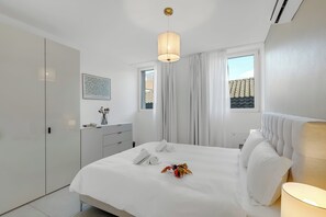 2 chambres, fer et planche à repasser, Wi-Fi gratuit, draps fournis