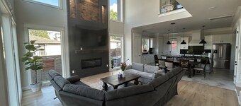 Skyrise Stay - New 5-Story w/ Rooftop Bar, Hot Tub, Elevator & Skyway Bridge