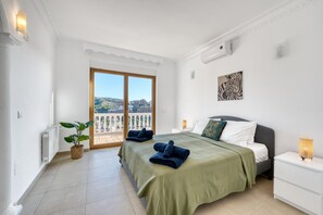 8 bedrooms, iron/ironing board, free WiFi, bed sheets