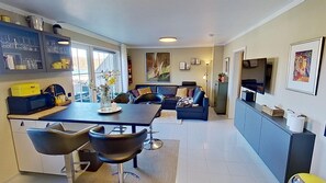 Unclassified image, 2 of 20, button