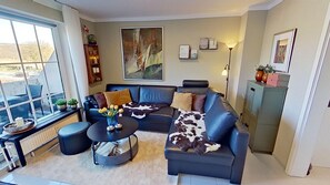 Unclassified image, 4 of 20, button