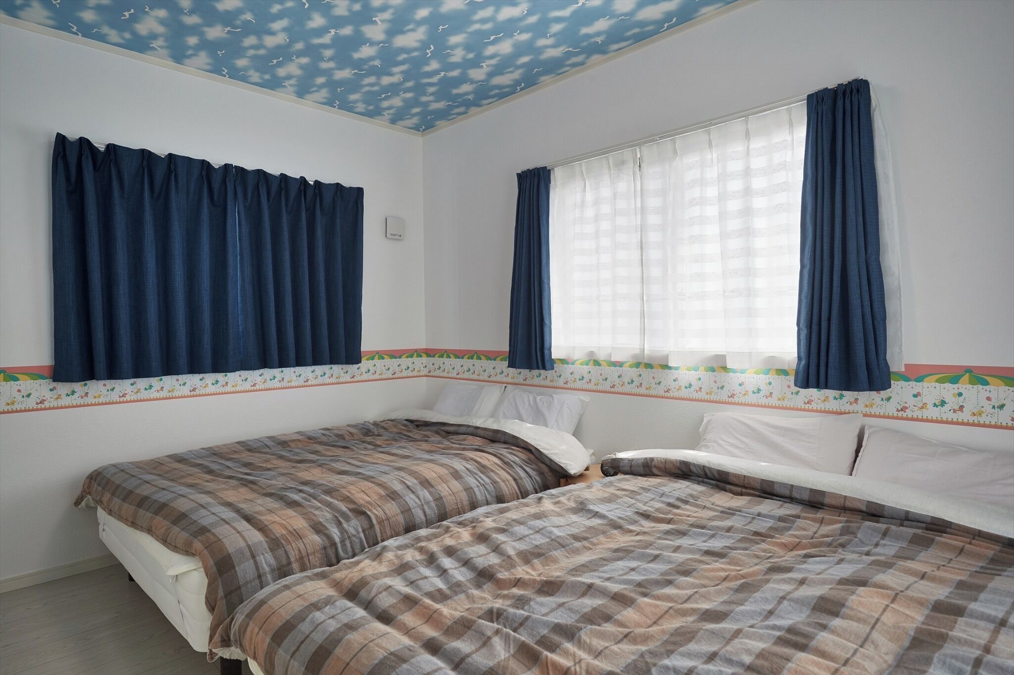 3 camere, una scrivania, ferro/asse da stiro, Wi-Fi gratuito