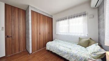 2 habitaciones, escritorio, tabla de planchar con plancha y wifi gratis