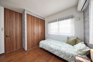 2 bedrooms, desk, iron/ironing board, free WiFi