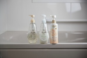 Hårføner og håndklær