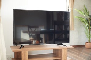 Interior - Rekibu 2 Capacity 8 people Newly built stylis / Nago Okinawa (Nago)