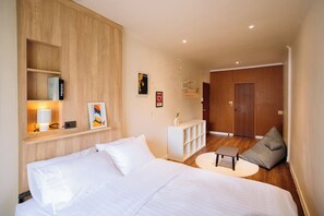 House, 3 Bedrooms | 3 bedrooms, individually decorated, desk, blackout drapes - Liver Bird Ratchada (Bangkok)