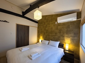 2 bedrooms, iron/ironing board, free WiFi, bed sheets