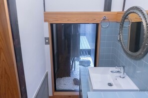 Hair dryer, towels