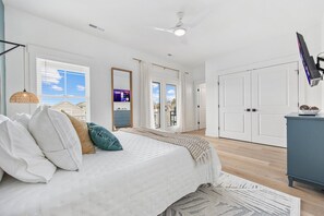 5 عدّة غرف نوم ومكتب ومكواة/لوح كي وسرير سفر