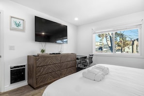2 Schlafzimmer, Schreibtisch, Bügeleisen/Bügelbrett, WLAN