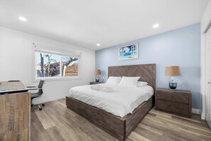 2 bedrooms, desk, iron/ironing board, WiFi