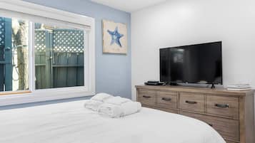 2 bedrooms, desk, iron/ironing board, WiFi