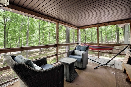Terrace/patio. Dog-Friendly w Hot Tub, Fire Pit & River Access