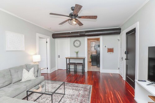 Sojourn's Spacious Apartment in Colley Manor