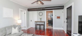 Sojourn's Spacious Apartment in Colley Manor
