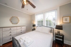 2 bedrooms, desk, iron/ironing board, travel crib