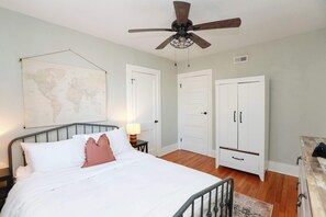 2 bedrooms, desk, iron/ironing board, travel crib