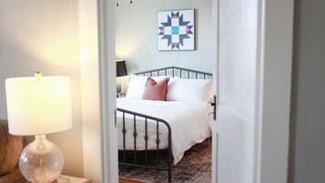 2 bedrooms, desk, iron/ironing board, travel crib