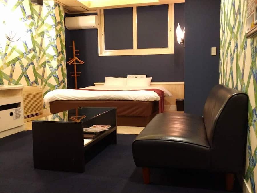 Basic Double Room, 1 Queen Bed, Smoking | Desk, soundproofing, free WiFi