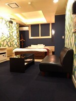 Quarto casal básico, 1 cama Queen, para fumantes | Escrivaninha, quartos à prova de som, Wi-Fi de cortesia