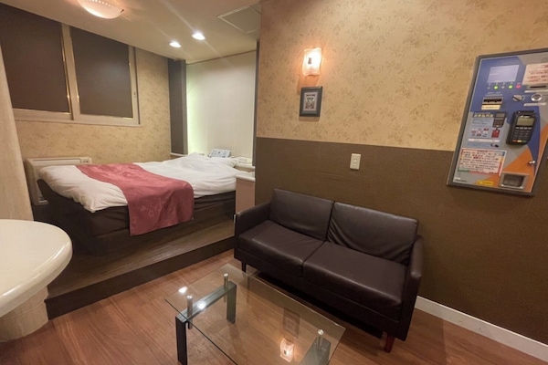 Basic Double Room, 1 Queen Bed, Smoking | Desk, soundproofing, free WiFi
