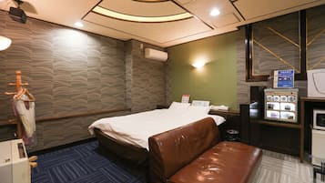 基础双人房, 1 张大床, 吸烟房 | 办公桌、隔音、免费 WiFi
