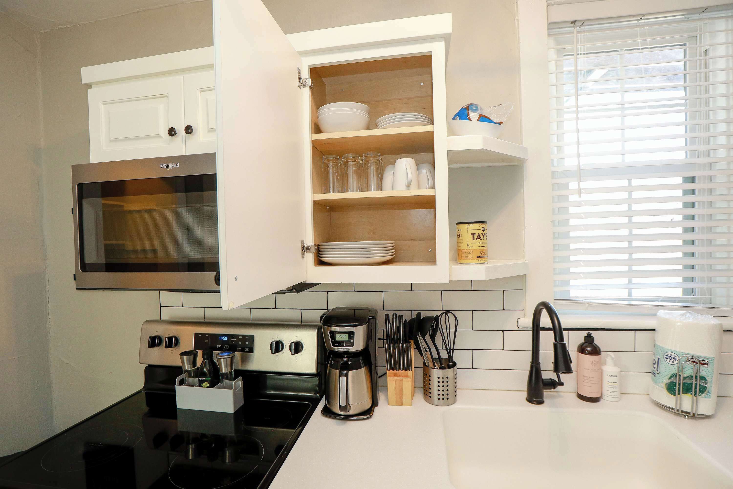 冰箱、微波炉、烤箱、炉灶