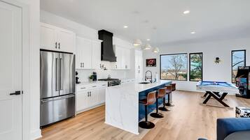 Frigorífic, microones, forn i placa de cuina