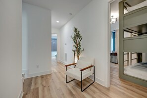 4 bedrooms, desk, iron/ironing board, WiFi