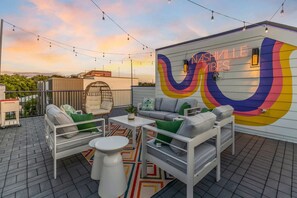 Terrace/patio - Winter rooftop deck, game room, chef’s kitchen near Broadway (Nashville)
