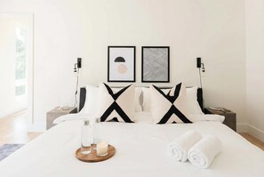 6 Schlafzimmer, Schreibtisch, Bügeleisen/Bügelbrett, WLAN
