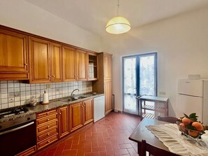 Kühlschrank, Ofen, Geschirrspüler