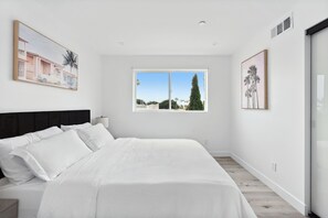 3 soverom, strykejern/-brett, wi-fi og sengetøy