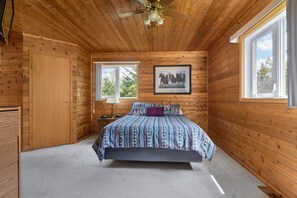 3 slaapkamers, een strijkplank/strijkijzer, wifi, beddengoed