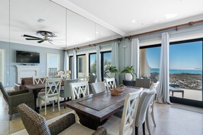 Dining - New Listing! The Carlyle by Scenic Stays (Navarre Beach)