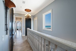 Interior - New Listing! The Carlyle by Scenic Stays (Navarre Beach)
