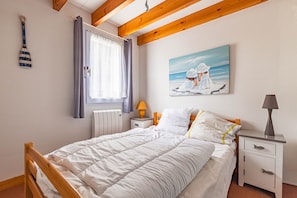 3 bedrooms, iron/ironing board