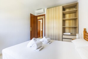 2 Schlafzimmer, Bügeleisen/Bügelbrett, kostenloses WLAN, Bettwäsche