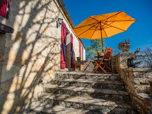 Outdoor dining - Authentic gite for seeking peace (Saint Cybranet)