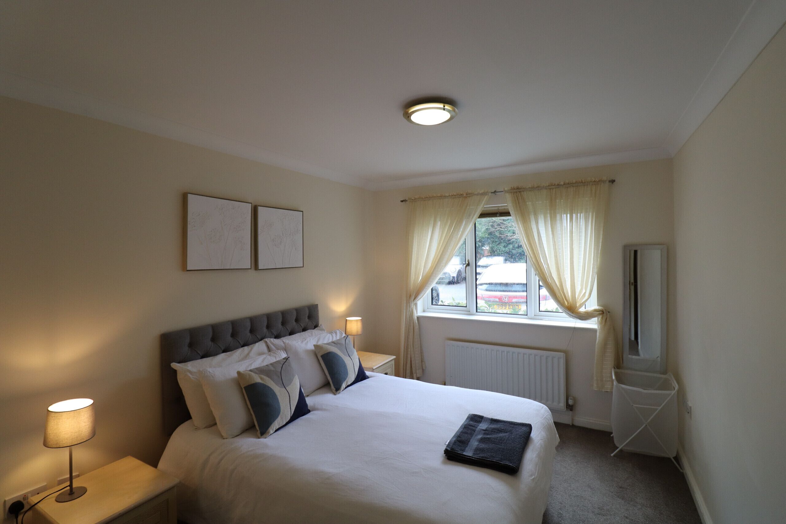 2 habitaciones, tabla de planchar con plancha y wifi gratis 