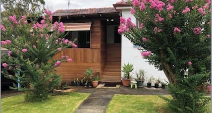 MJED House is located at Macquarie Fields in ducted air-conditioned & Free WIFI