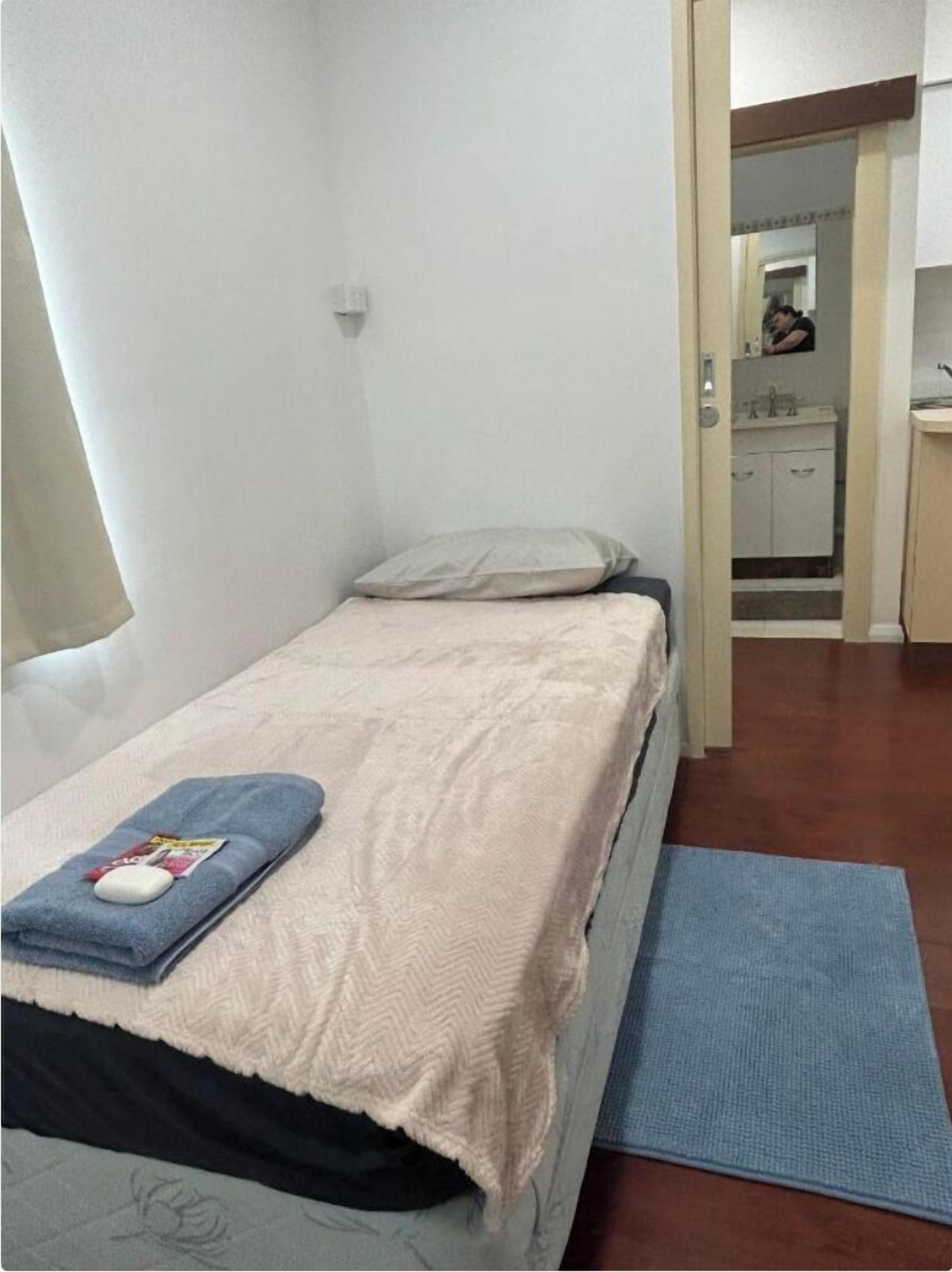 4 多间卧室、熨斗/熨衣板、WiFi、床单