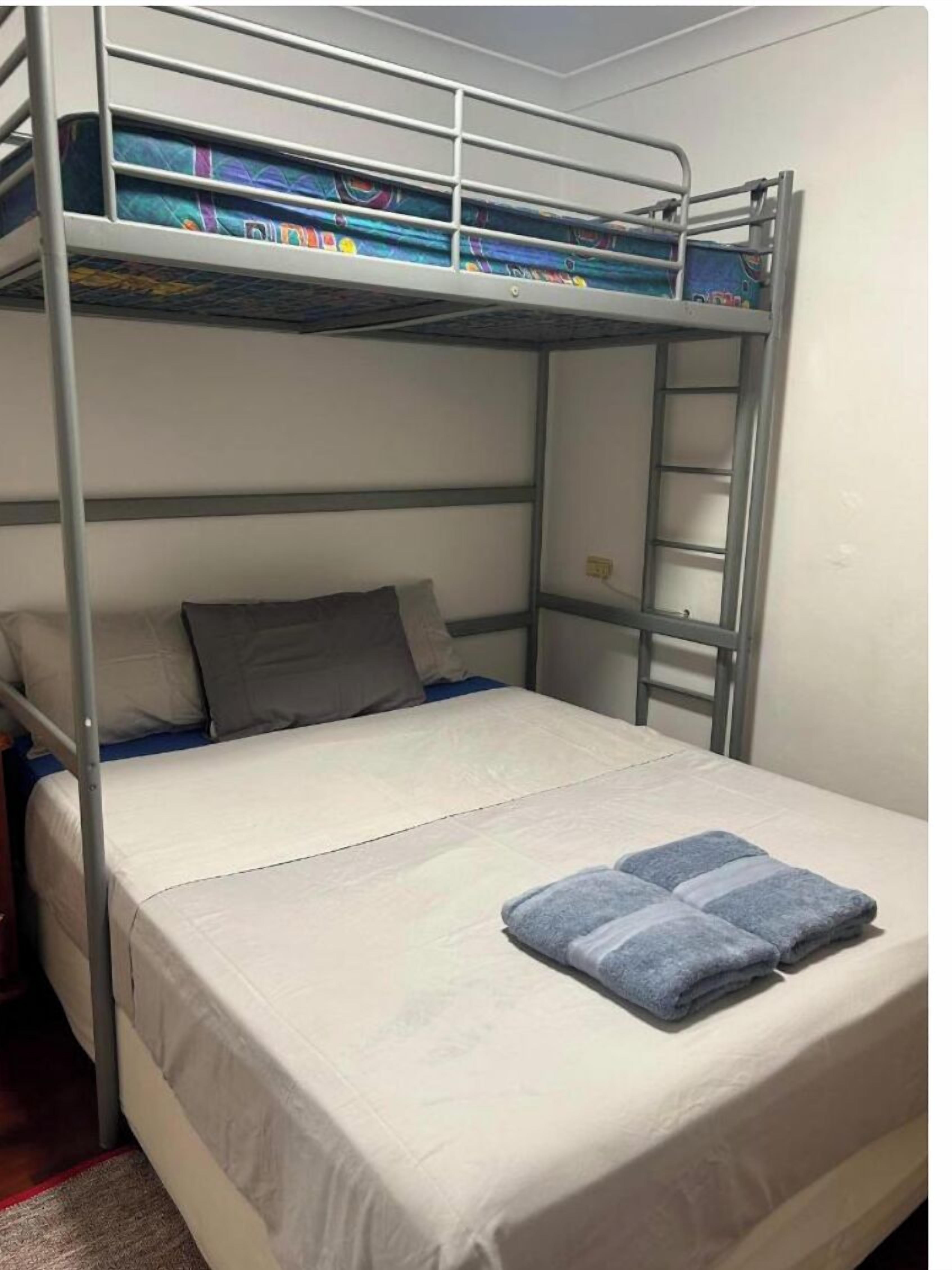 4 slaapkamers, een strijkplank/strijkijzer, wifi, beddengoed