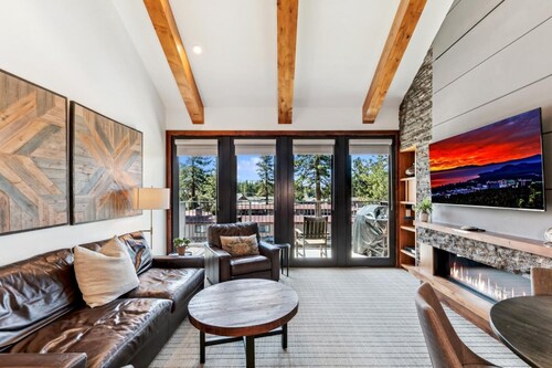 Luxury @Heavenly Gondola, 6 Beds, Mountain+Gondola Views from Patio, Hot Tub+Pool