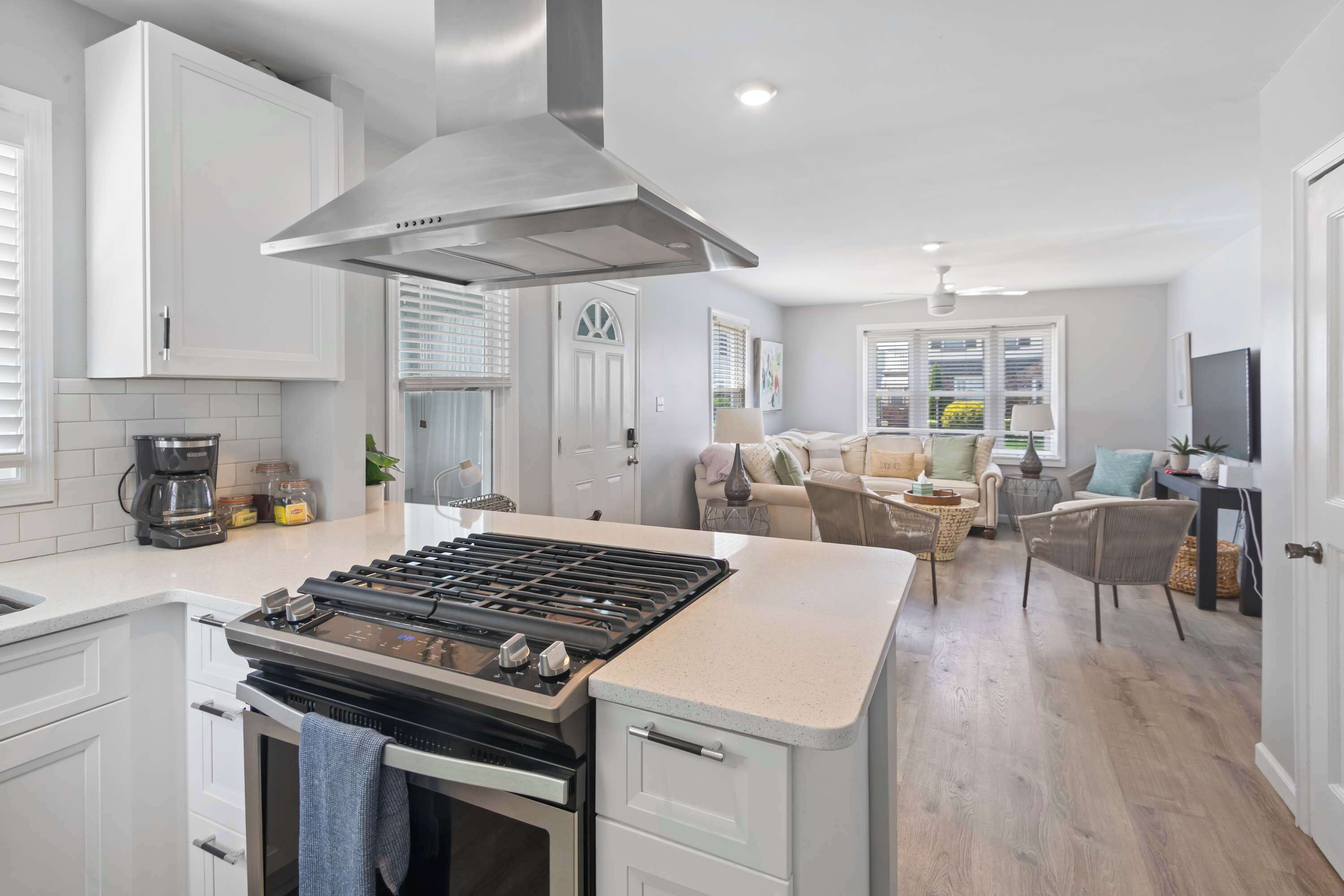 冰箱、微波炉、烤箱、炉灶